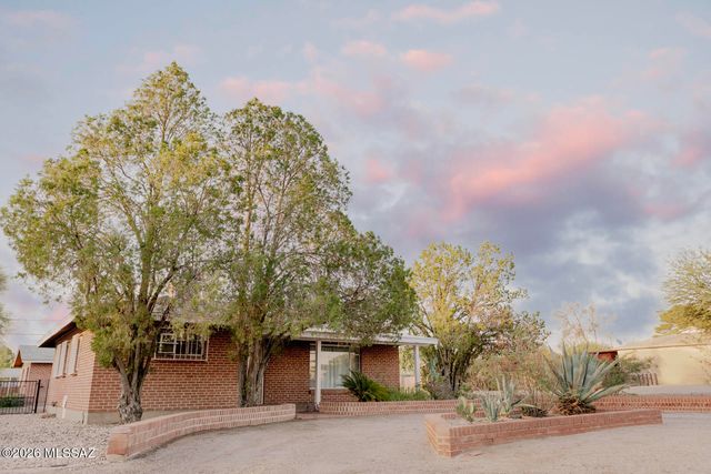 4455 E Whitman Street, Tucson, AZ 85711