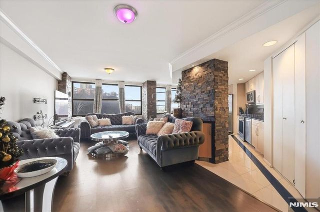 7004 Boulevard East 8C, Guttenberg, NJ 07093