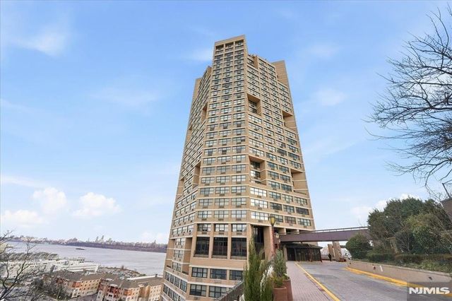 7004 Boulevard East 8C, Guttenberg, NJ 07093