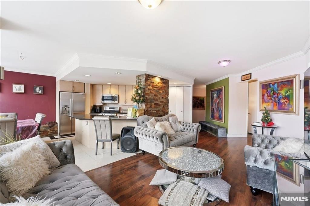 7004 Boulevard East 8C, Guttenberg, NJ 07093