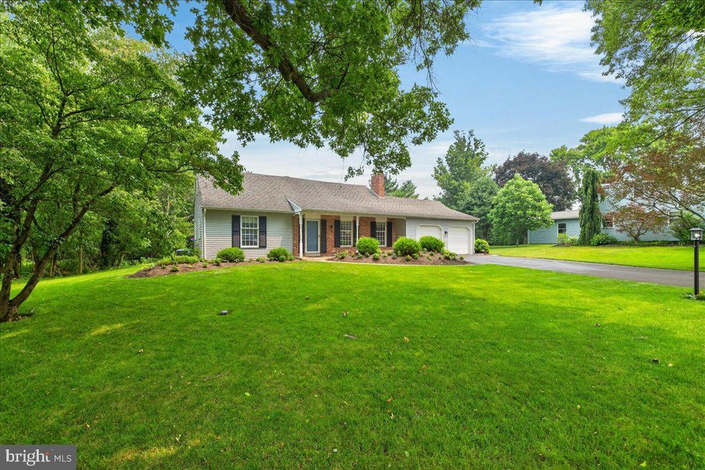 2125 BERRY DR, HATFIELD, PA 19440 — photo 2