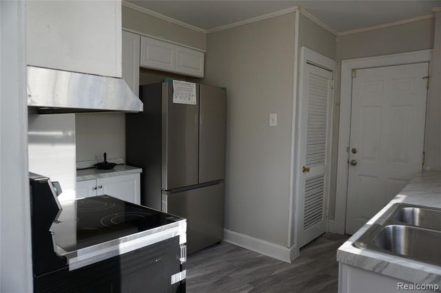 971 N Chevrolet Avenue, Flint, MI 48504