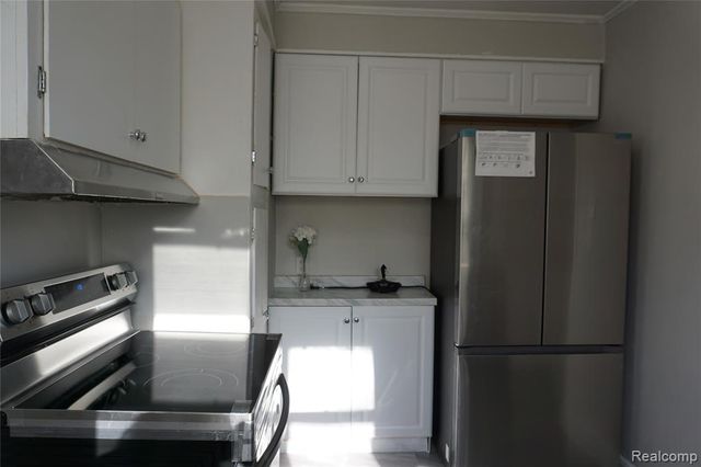 971 N Chevrolet Avenue, Flint, MI 48504