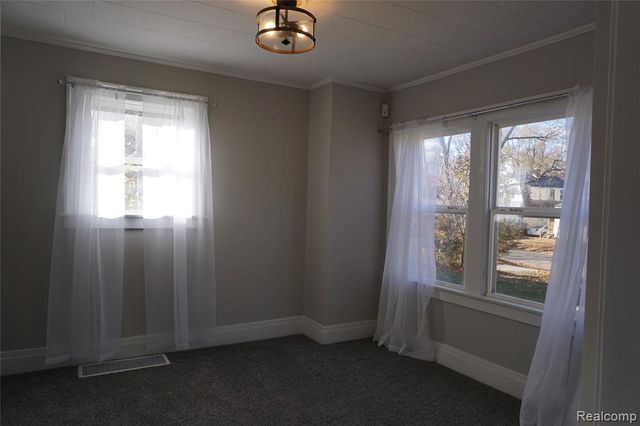 971 N Chevrolet Avenue, Flint, MI 48504