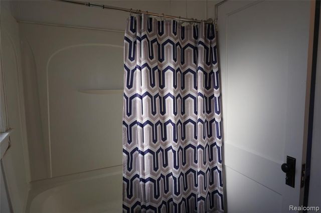 971 N Chevrolet Avenue, Flint, MI 48504