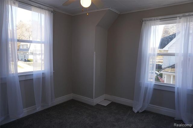 971 N Chevrolet Avenue, Flint, MI 48504