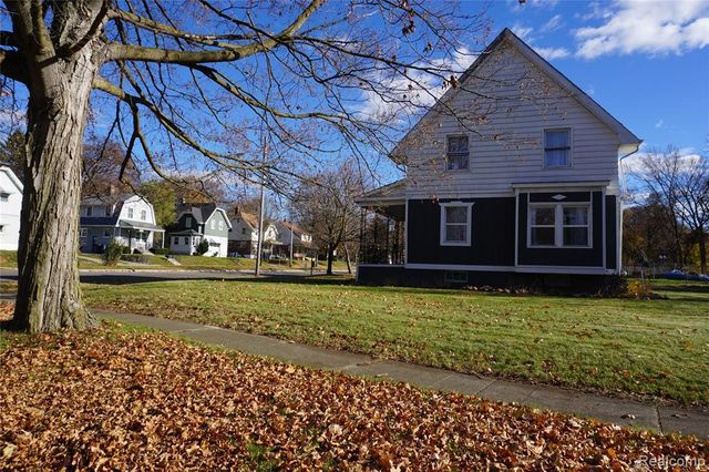 971 N Chevrolet Avenue, Flint, MI 48504