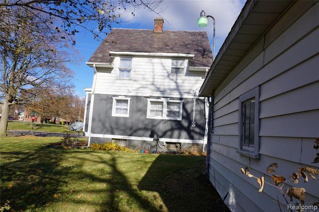 971 N Chevrolet Avenue, Flint, MI 48504