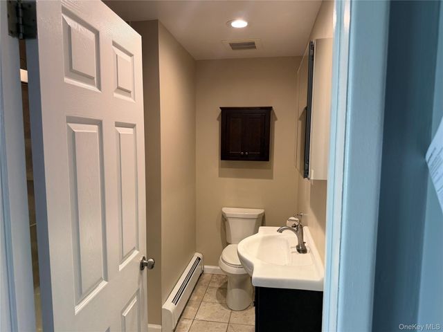 671 Main Street 1, Farmingdale, NY 11735