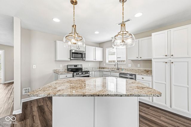 6178 N Woodhaven Drive, Mccordsville, IN 46055