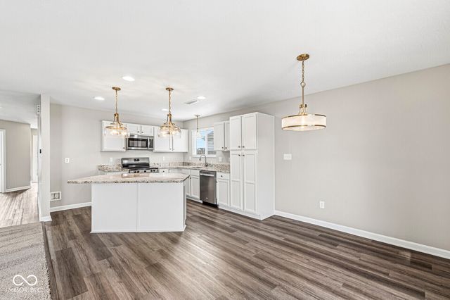 6178 N Woodhaven Drive, Mccordsville, IN 46055