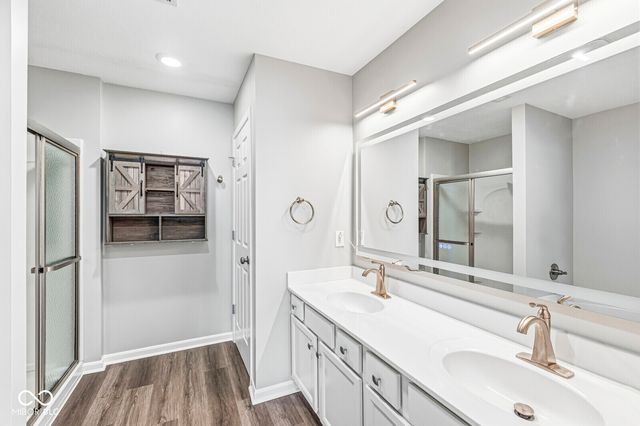 6178 N Woodhaven Drive, Mccordsville, IN 46055