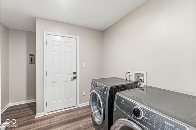 6178 N Woodhaven Drive, Mccordsville, IN 46055