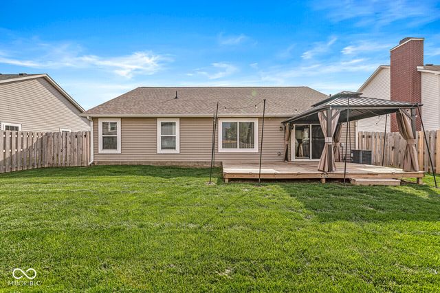 6178 N Woodhaven Drive, Mccordsville, IN 46055