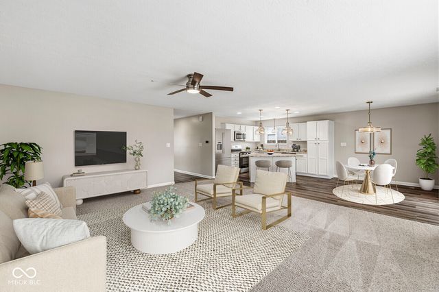 6178 N Woodhaven Drive, Mccordsville, IN 46055