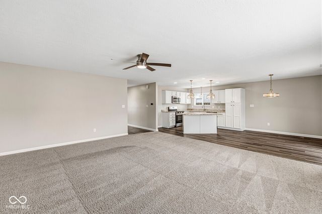 6178 N Woodhaven Drive, Mccordsville, IN 46055