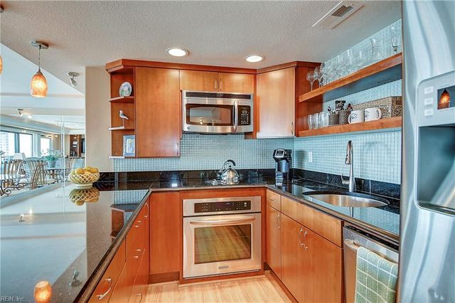 500 Pacific Ave Unit 908, Virginia Beach, VA 23451