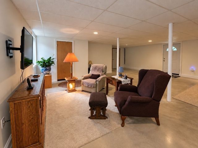 36 Ludlow Road, Chicopee, MA 01020