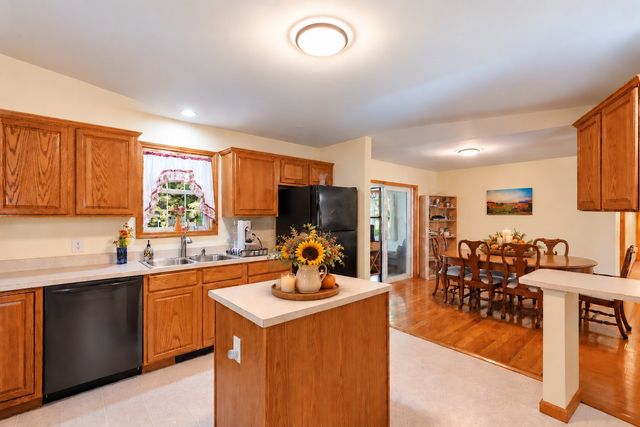 36 Ludlow Road, Chicopee, MA 01020
