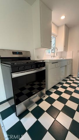 2202 Fair Oak View Terrace 2204, Los Angeles, CA 90039