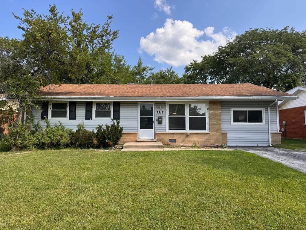 3312 Maple Lane, Hazel Crest, IL 60429