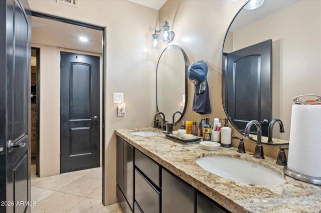 2352 E FLORIAN Circle, Mesa, AZ 85204