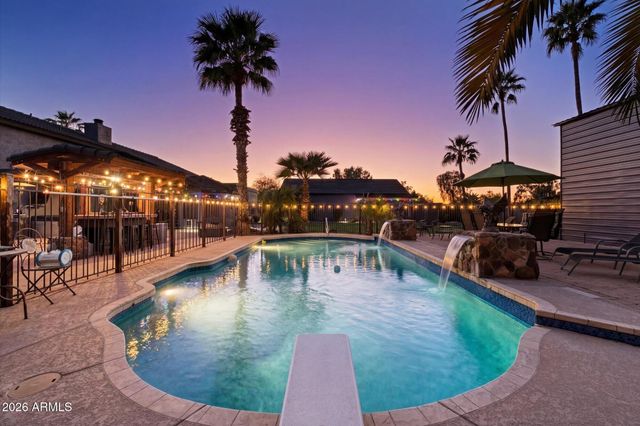 2352 E FLORIAN Circle, Mesa, AZ 85204