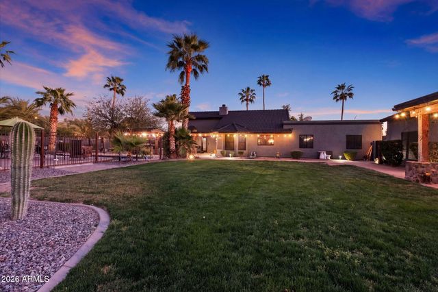 2352 E FLORIAN Circle, Mesa, AZ 85204