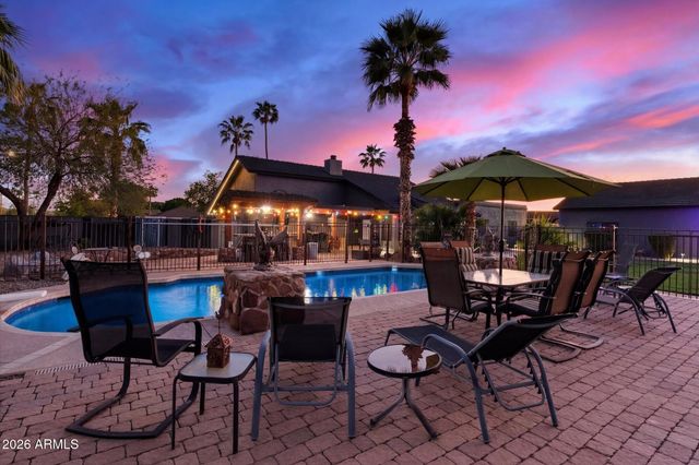 2352 E FLORIAN Circle, Mesa, AZ 85204