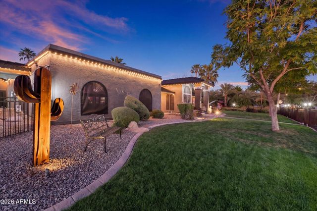 2352 E FLORIAN Circle, Mesa, AZ 85204