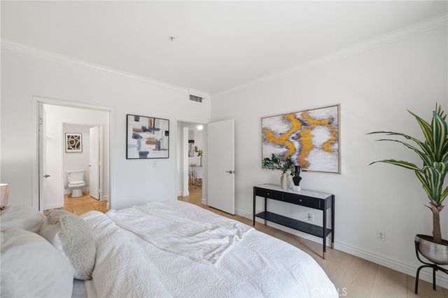 225 Gallery, Tustin, CA 92782