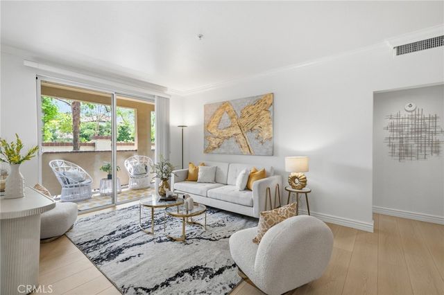 225 Gallery, Tustin, CA 92782