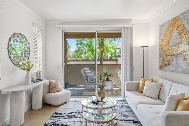 225 Gallery, Tustin, CA 92782