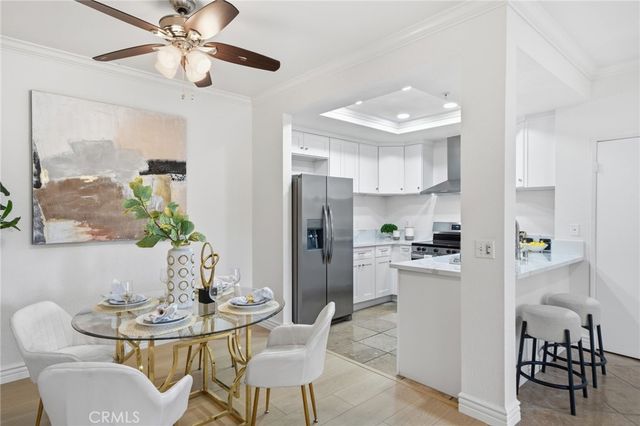 225 Gallery, Tustin, CA 92782
