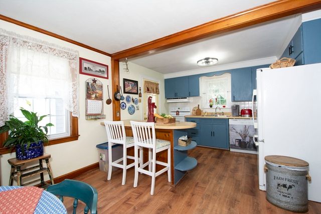 11 Myrtle Rd, Gardner, MA 01440