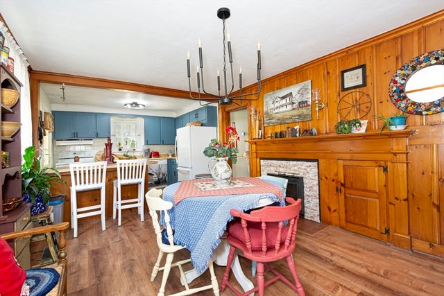 11 Myrtle Rd, Gardner, MA 01440