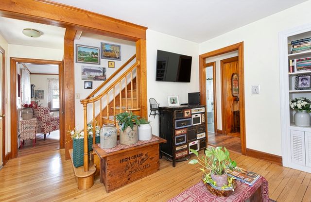 11 Myrtle Rd, Gardner, MA 01440