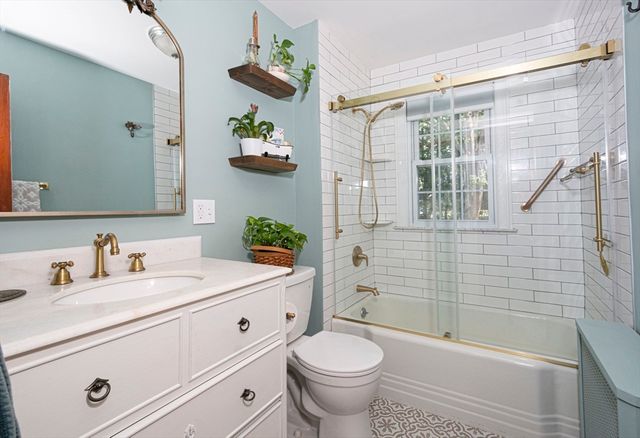 11 Myrtle Rd, Gardner, MA 01440