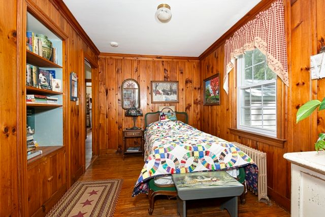 11 Myrtle Rd, Gardner, MA 01440