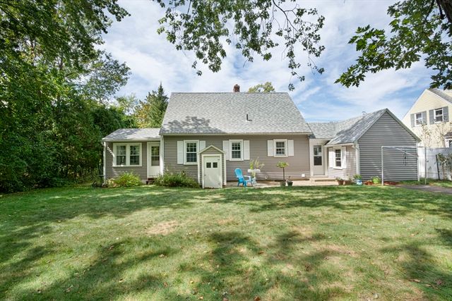 11 Myrtle Rd, Gardner, MA 01440