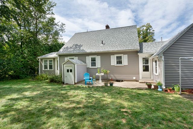 11 Myrtle Rd, Gardner, MA 01440