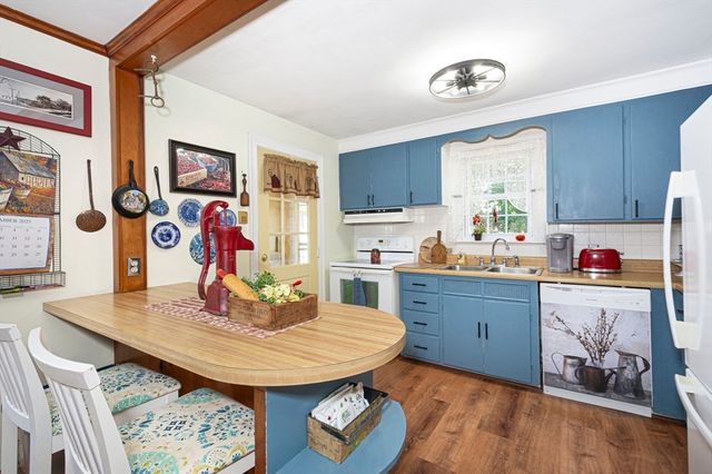 11 Myrtle Rd, Gardner, MA 01440