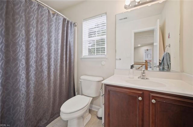 237 Castleberry DR, Chesapeake, VA 23322