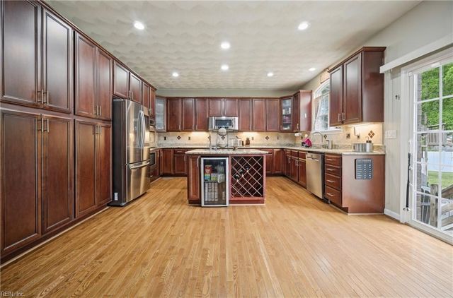 237 Castleberry DR, Chesapeake, VA 23322