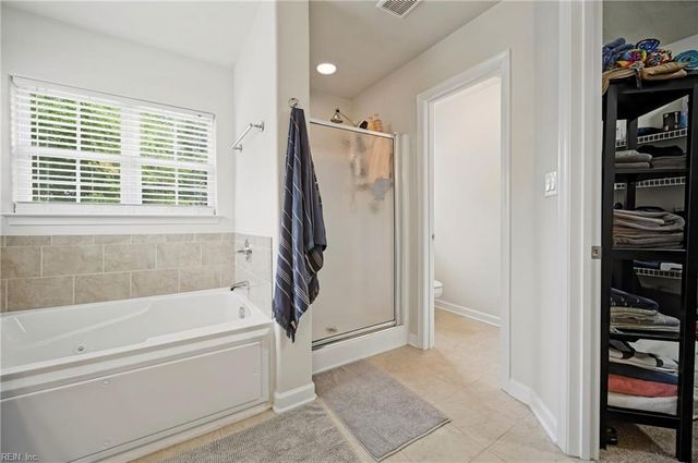 237 Castleberry DR, Chesapeake, VA 23322