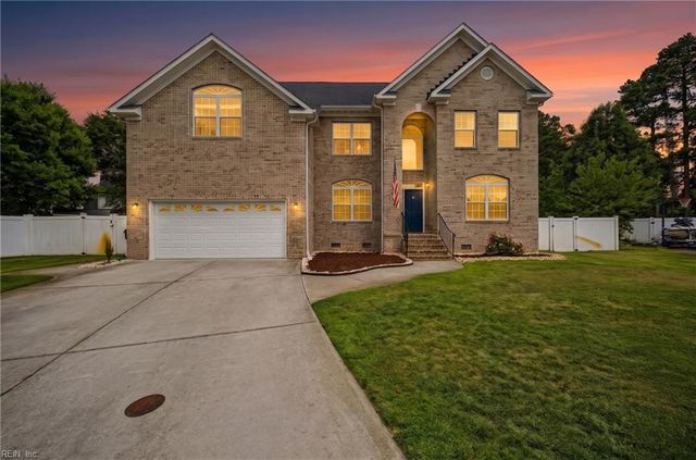 237 Castleberry DR, Chesapeake, VA 23322
