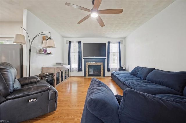 237 Castleberry DR, Chesapeake, VA 23322