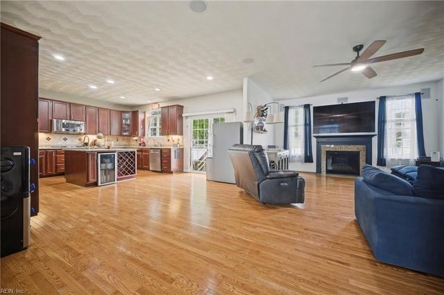 237 Castleberry DR, Chesapeake, VA 23322