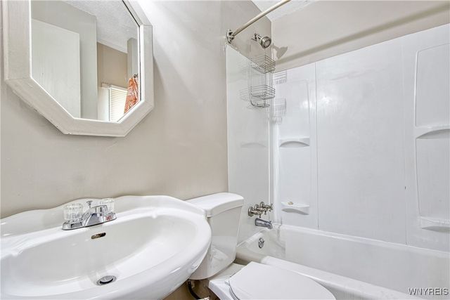 24 Ridge Park Avenue, Cheektowaga, NY 14211