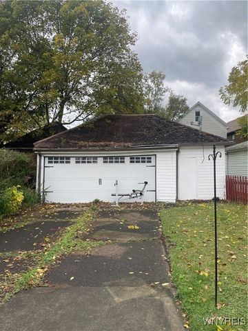 24 Ridge Park Avenue, Cheektowaga, NY 14211